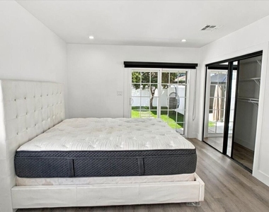 6522 Teesdale Avenue - Photo Thumbnail 7