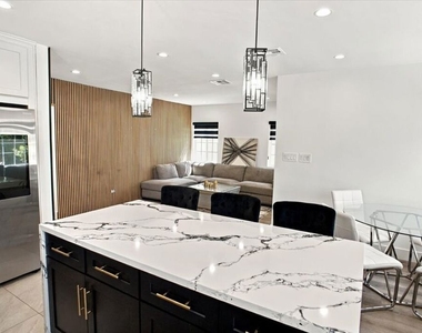 6522 Teesdale Avenue - Photo Thumbnail 5