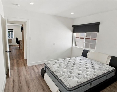 6522 Teesdale Avenue - Photo Thumbnail 16