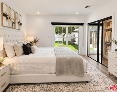6522 Teesdale Avenue - Photo Thumbnail 6