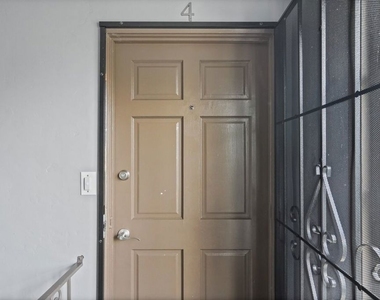 11810 Felton Avenue - Photo Thumbnail 4