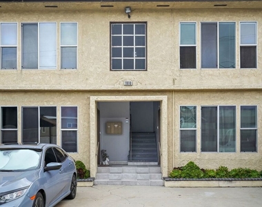 11810 Felton Avenue - Photo Thumbnail 2