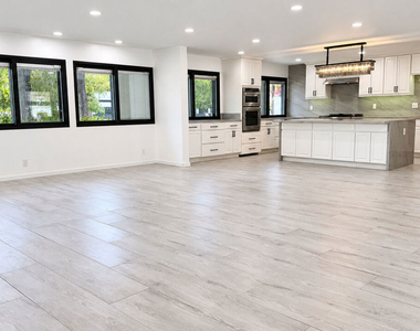 5308 Blanco Avenue - Photo Thumbnail 12