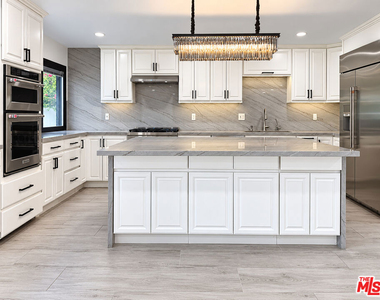 5308 Blanco Avenue - Photo Thumbnail 14