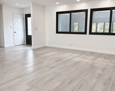 5308 Blanco Avenue - Photo Thumbnail 11