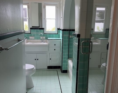 8210 Willoughby Avenue - Photo Thumbnail 7