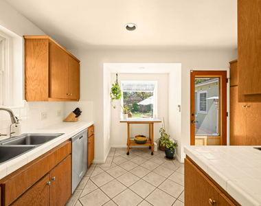 6112 W 77th Street - Photo Thumbnail 35