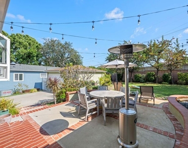 6112 W 77th Street - Photo Thumbnail 5