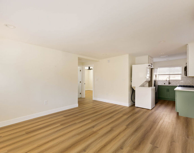 342 1/2 S. Avenue 56 - Photo Thumbnail 4