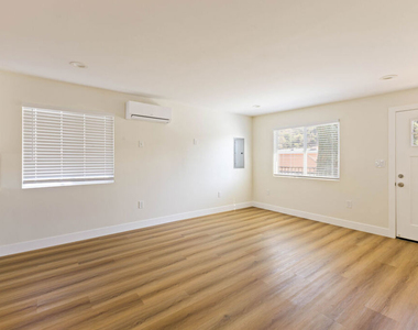 342 1/2 S. Avenue 56 - Photo Thumbnail 8