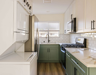 342 1/2 S. Avenue 56 - Photo Thumbnail 9