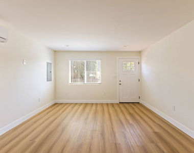 342 1/2 S. Avenue 56 - Photo Thumbnail 6