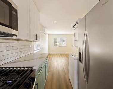 342 1/2 S. Avenue 56 - Photo Thumbnail 13