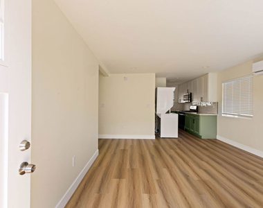 342 1/2 S. Avenue 56 - Photo Thumbnail 3