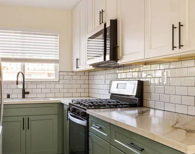 342 1/2 S. Avenue 56 - Photo Thumbnail 10