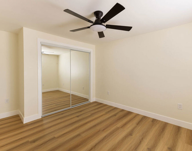342 1/2 S. Avenue 56 - Photo Thumbnail 17