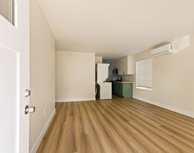 340 1/2 S. Avenue 56 - Photo Thumbnail 2