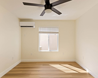 340 1/2 S. Avenue 56 - Photo Thumbnail 17