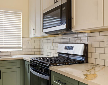 340 1/2 S. Avenue 56 - Photo Thumbnail 6