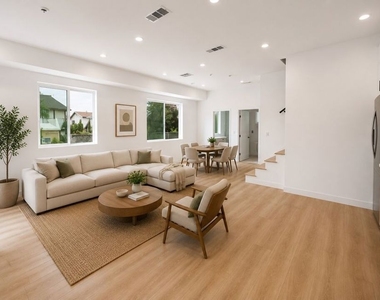 11223 Tiara Street - Photo Thumbnail 3