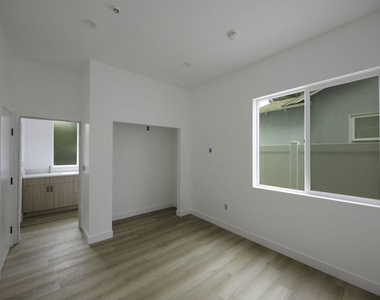 11223 Tiara Street - Photo Thumbnail 16