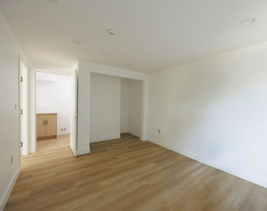 11223 Tiara Street - Photo Thumbnail 15