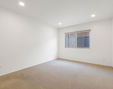 1828 Barry Avenue - Photo Thumbnail 20