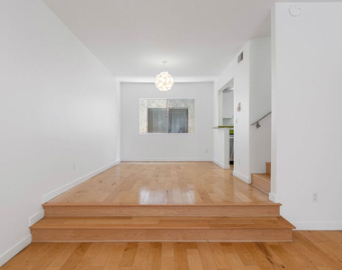 1828 Barry Avenue - Photo Thumbnail 9