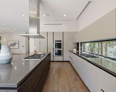 6252 Drexel Avenue - Photo Thumbnail 5