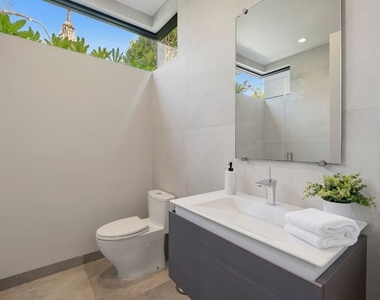 6252 Drexel Avenue - Photo Thumbnail 13