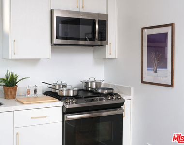 12713 Tiara Street - Photo Thumbnail 55