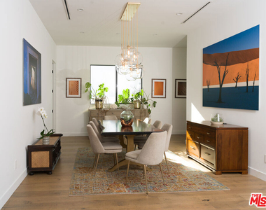 12713 Tiara Street - Photo Thumbnail 3