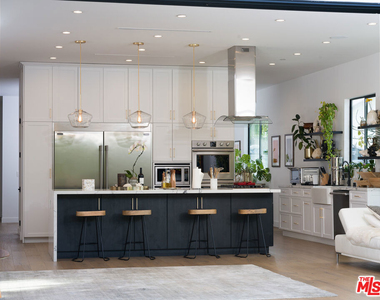12713 Tiara Street - Photo Thumbnail 19