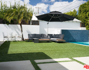 12713 Tiara Street - Photo Thumbnail 22