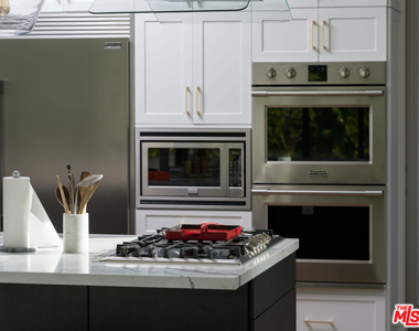 12713 Tiara Street - Photo Thumbnail 6