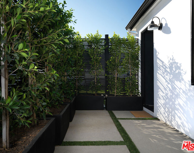 12713 Tiara Street - Photo Thumbnail 44