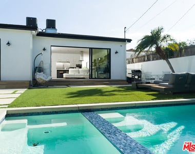 12713 Tiara Street - Photo Thumbnail 23