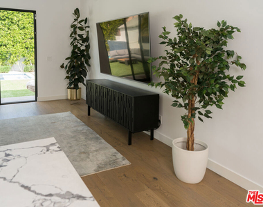 12713 Tiara Street - Photo Thumbnail 39
