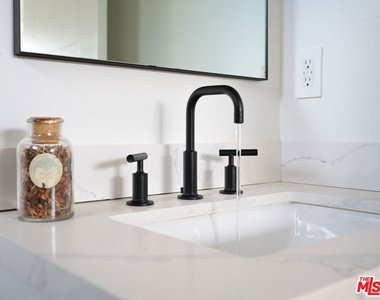 12713 Tiara Street - Photo Thumbnail 54