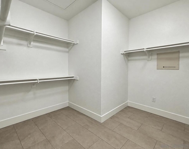 4370 Pacifica Way - Photo Thumbnail 9