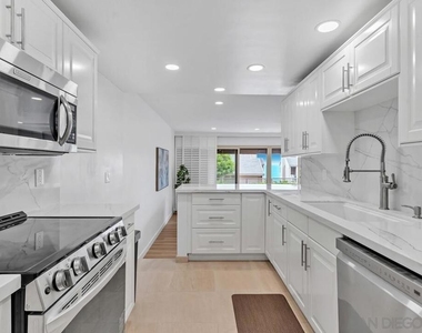 119 Spinnaker Court - Photo Thumbnail 8