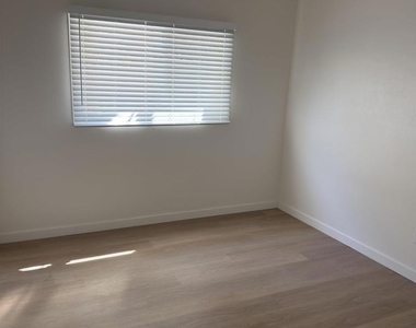 9759 Abbeywood Road - Photo Thumbnail 10