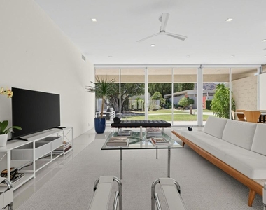 340 Desert Lakes Drive - Photo Thumbnail 2