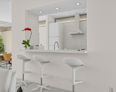 340 Desert Lakes Drive - Photo Thumbnail 3