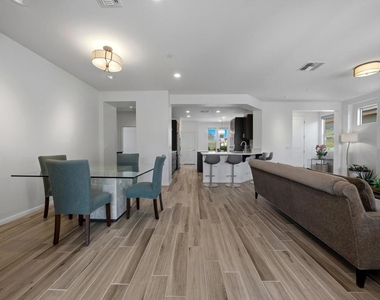 51270 N Two Palms Way - Photo Thumbnail 11