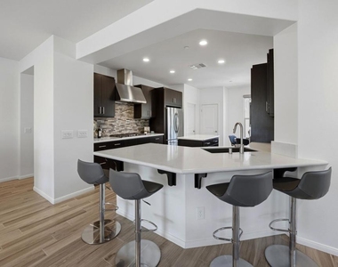 51270 N Two Palms Way - Photo Thumbnail 12