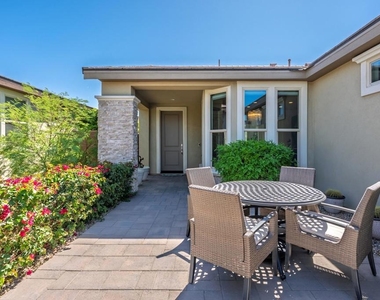 51270 N Two Palms Way - Photo Thumbnail 7