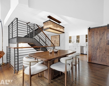 305 Second Avenue - Photo Thumbnail 3