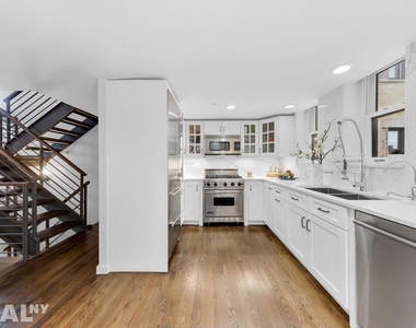 305 Second Avenue - Photo Thumbnail 6