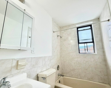 Bowne Street - Photo Thumbnail 17